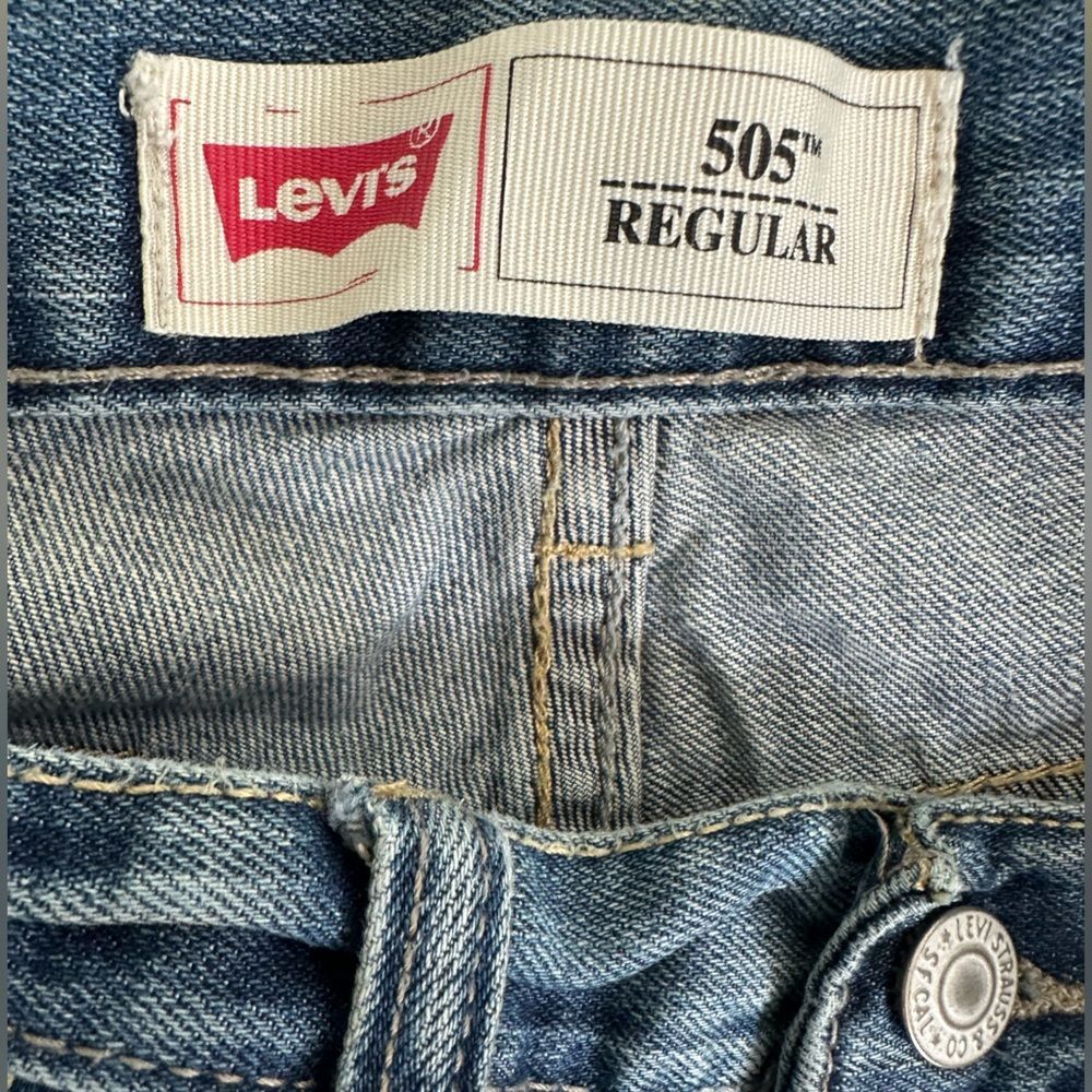 Levi's 505 Boys Regular Straight Leg Loose Fit Medium Wash Denim Jeans Size 12 - Picture 5 of 7